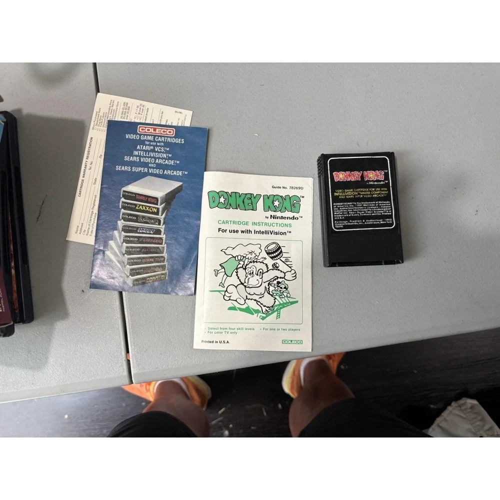 Donkey‎ Kong (Intellivision, 1982, CIB) Complete with Manual.